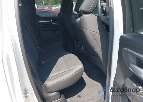 2020 Ram 1500 Big Horn 4X4 6'4 Box z USA, uszkodzony, nr VIN 1C6SRFBT3LN345840